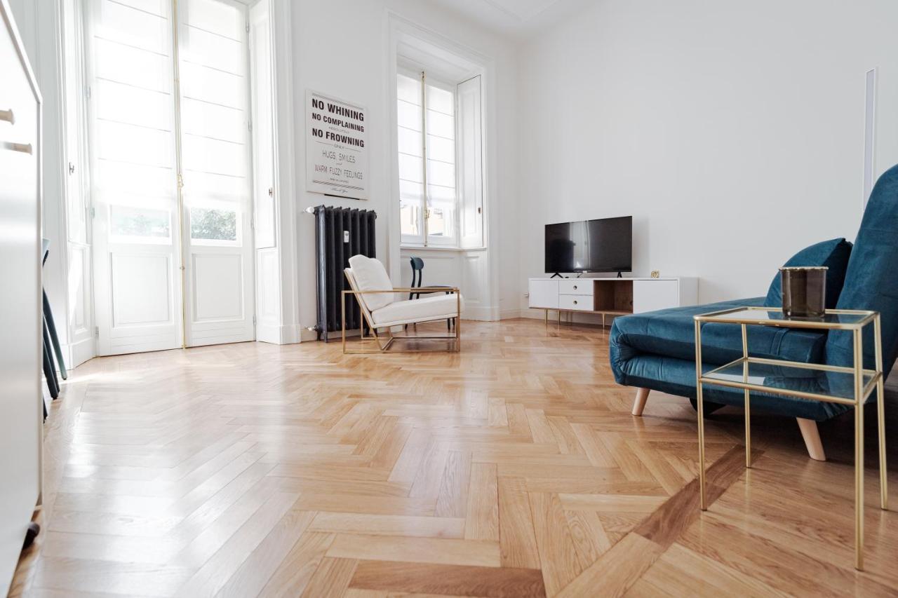 Leopardi21 Apartment Mailand